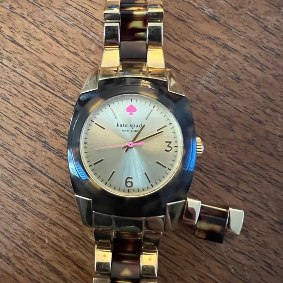 kate spade skyline tortoise watch - Picture 4 of 4